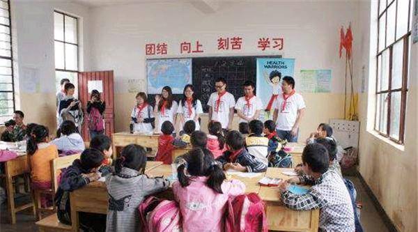 当年 那个打动无数人的 大眼睛 女孩 26年过去 如今怎样了 苏明娟 全网搜