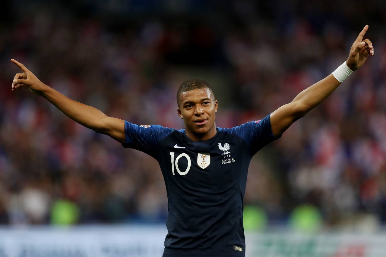 巴黎传来好消息:姆巴佩做出难得,球迷齐声点赞_寻找