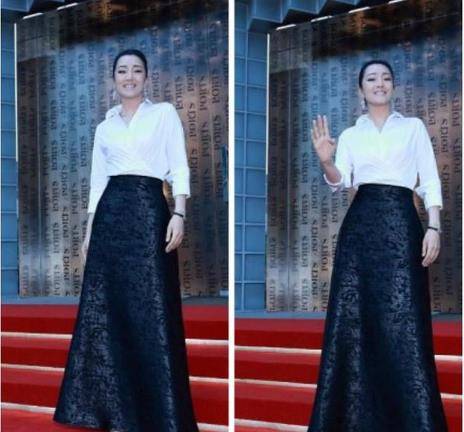 黑色 巩俐不愧被称巩女皇,衬衫长裙穿搭现身活动,55岁依然优雅帅气