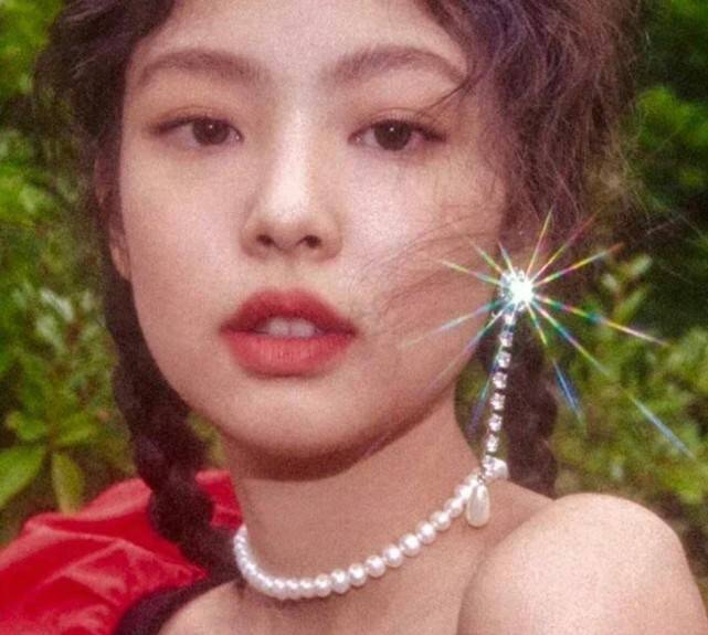 金智妮jennie时尚六连拍曝光，被吐槽土味满满，这个颜值真的可以吗