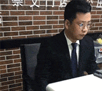 搞笑GIF：有些人表面上是白領，暗地裡卻是個米其林 搞笑整蠱 第1张