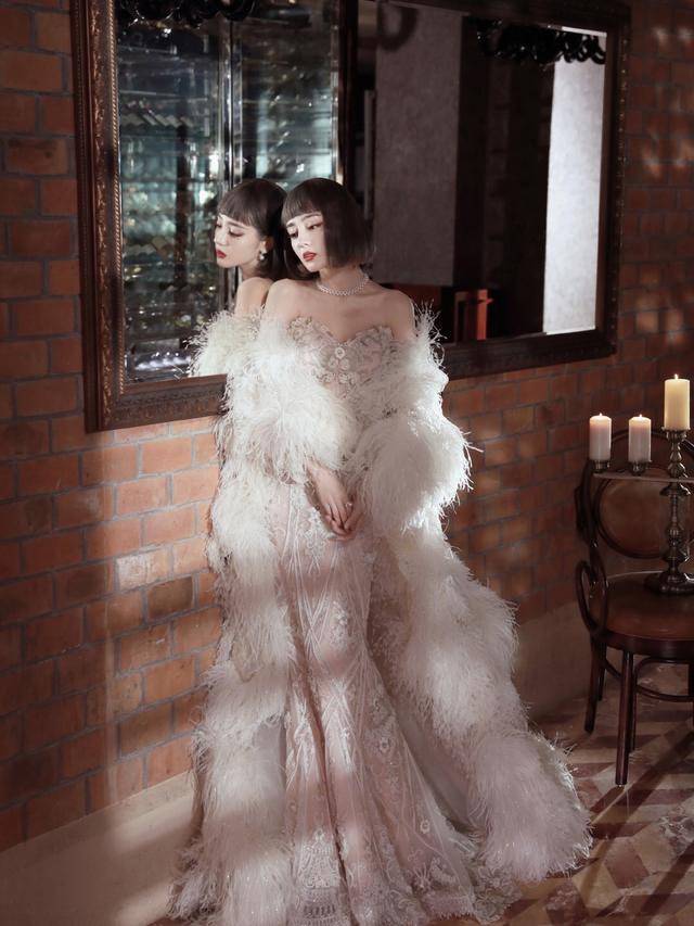 赵丽颖 微博之夜女星造型:赵丽颖穿奢牌,金晨红裙艳压,鞠婧祎腰细瞩目!
