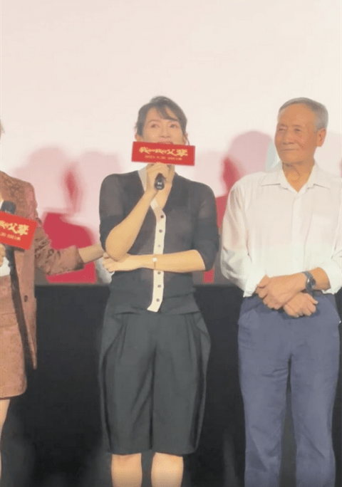 身材 章子怡根本不用扮嫩，“奶奶衫”穿出少女感，哪像42岁三娃妈？