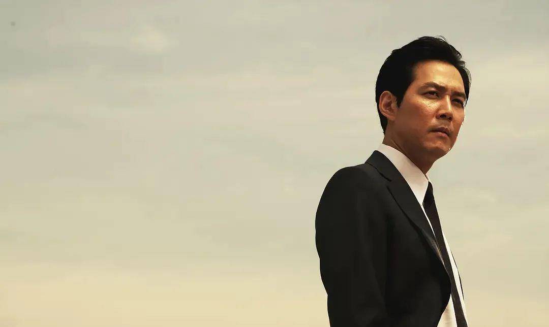 新世界|比起32万人打出8.9的《新世界》,《鱿鱼游戏》还是差一点