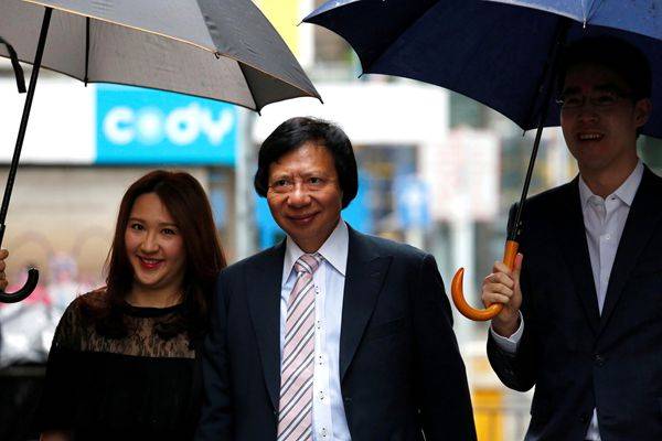 经过了一番调查,郭晓姸的父亲郭炳江被判入狱5年多,而郭晓姸的叔叔郭