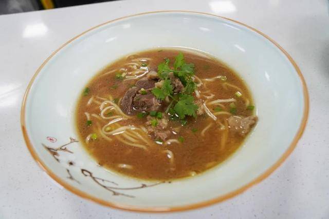 如何制作面汤汤底 baee05bc8ab64ecbb00a80845d9c0983.jpeg