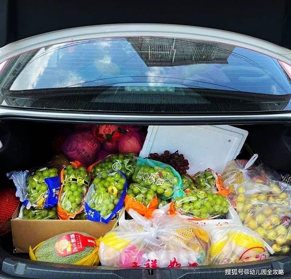 原创大学生晒国庆回程后备箱有一种饿叫爸妈觉得你饿土特产论车装