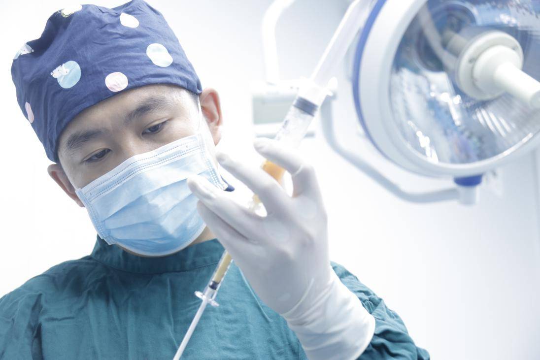 效果|自体脂肪丰胸贺天遥指出自体脂肪丰胸术后护理很重要