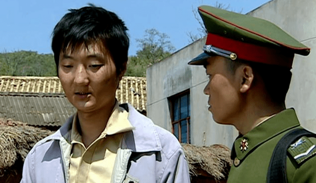 真正让王大治走进观众视线里的是2006年播出的《士兵突击》,他