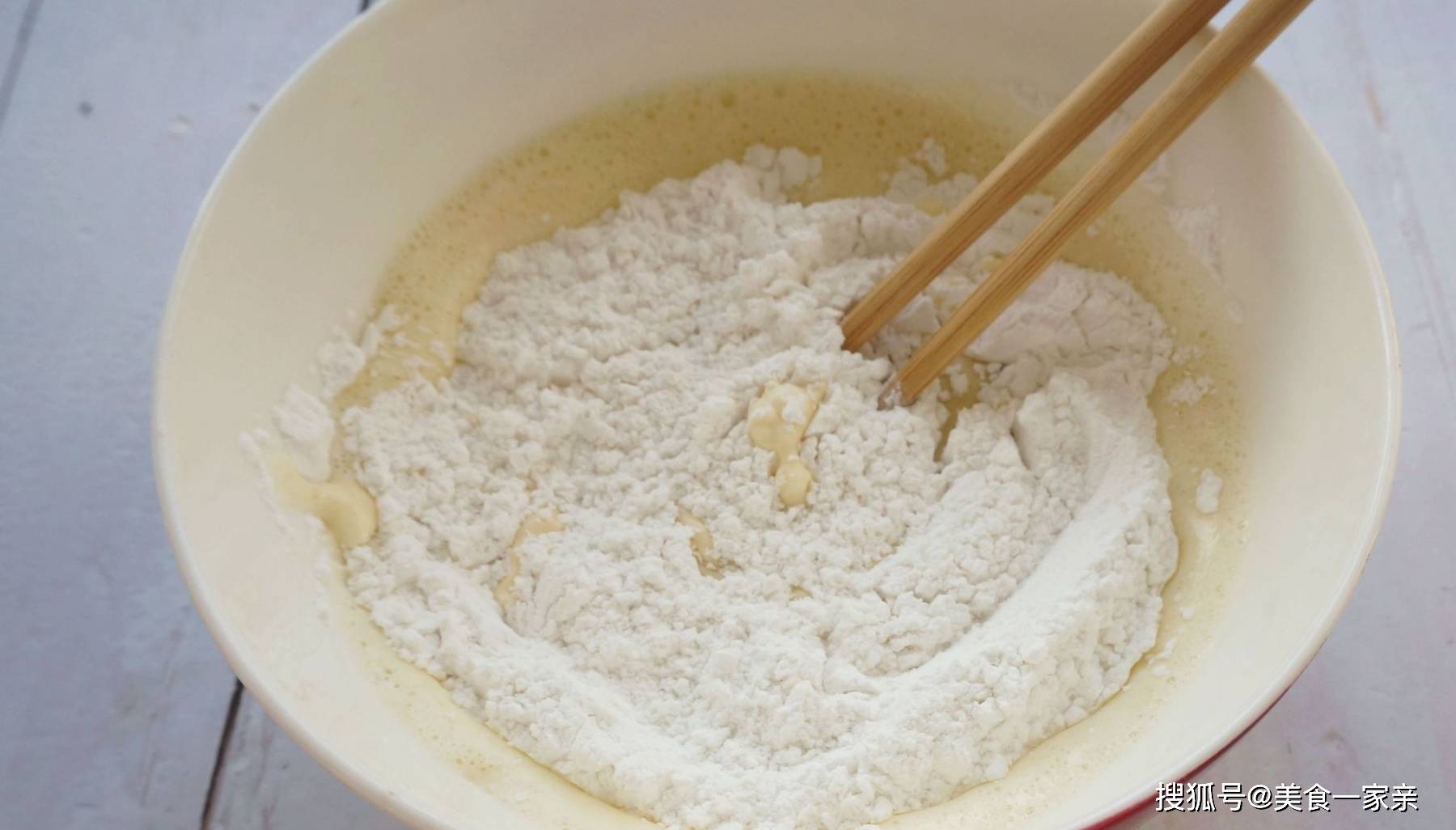 因为|儿子特别爱吃的早餐,香甜可口,5分钟就出锅,我家隔三差五做