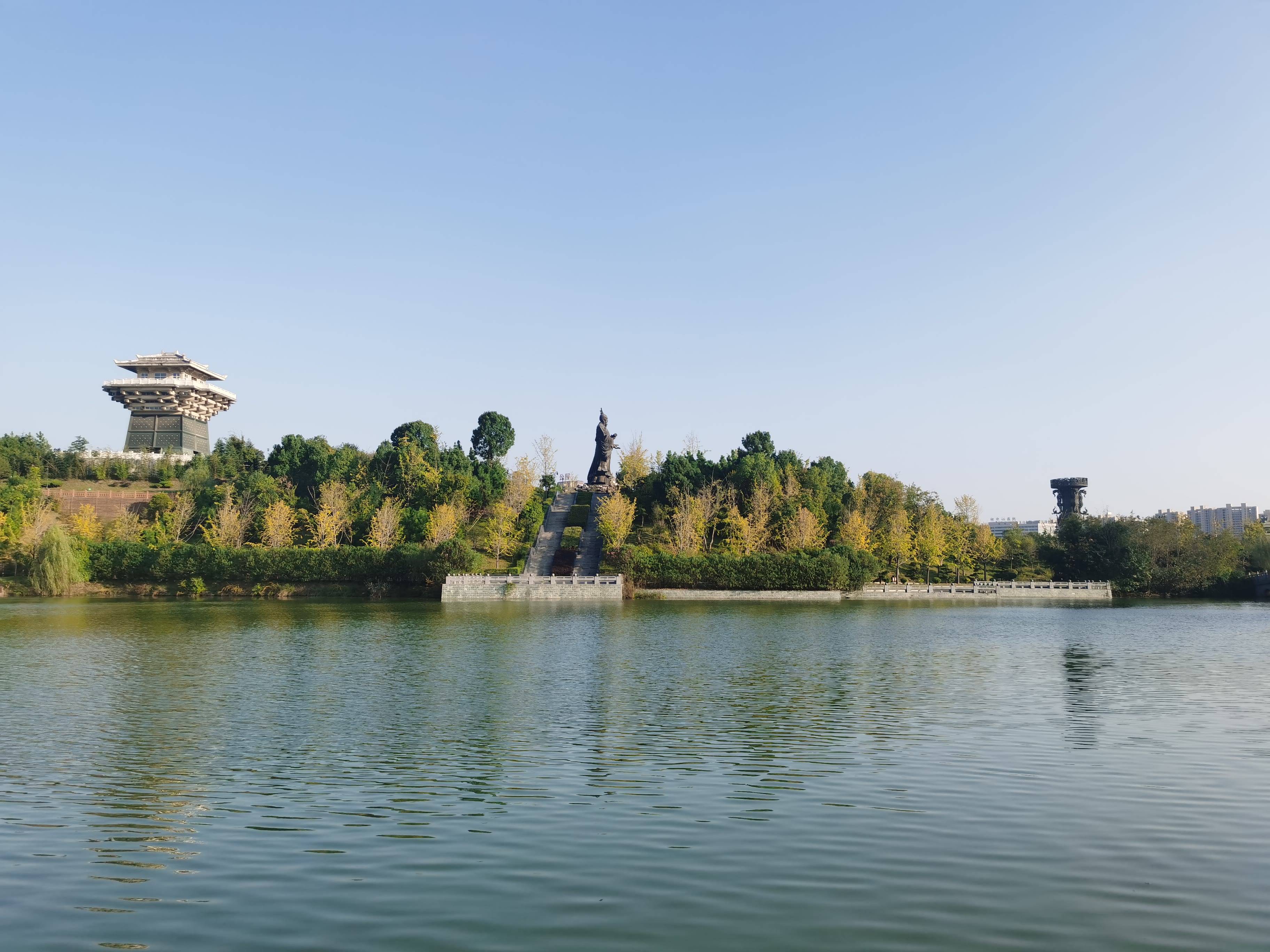 城区最大的山水园林,当地人称季梁公园,是随州醇厚文化的缩影