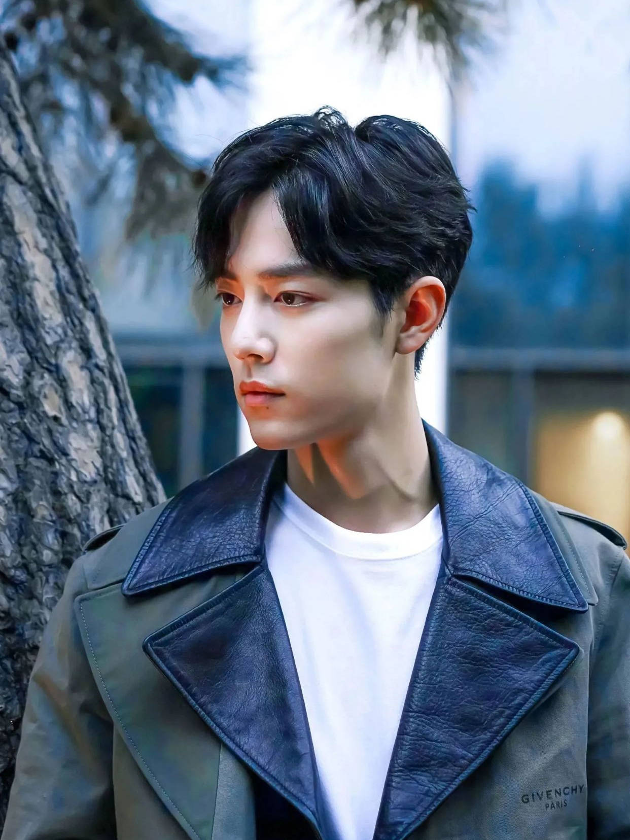 帅图 国外品牌认领肖战《叁拾》穿搭，还发文祝福肖战，希望不忘初心