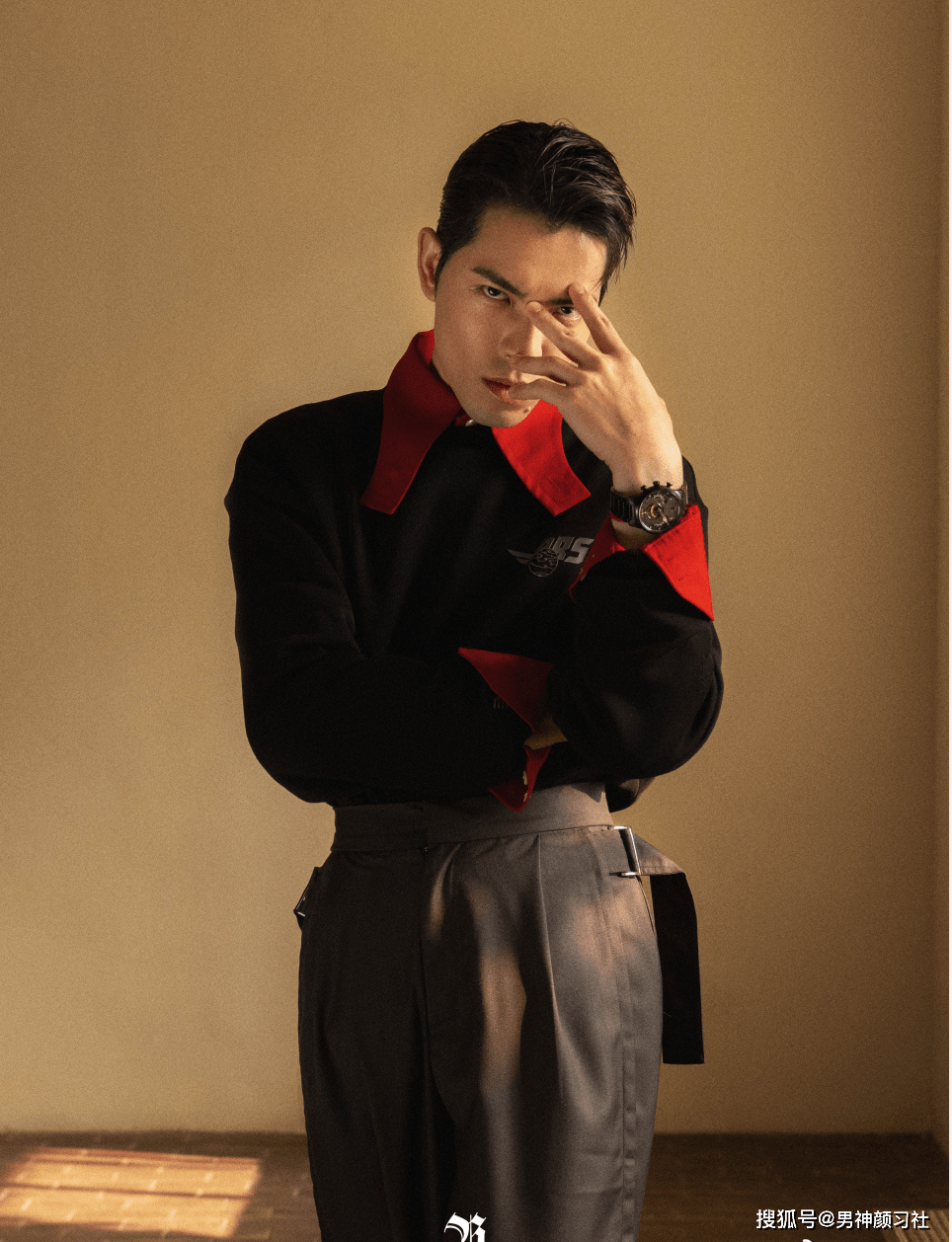 屈楚萧 越是“黑化”就越迷人！海澜之家这波穿搭操作是要上天吗？