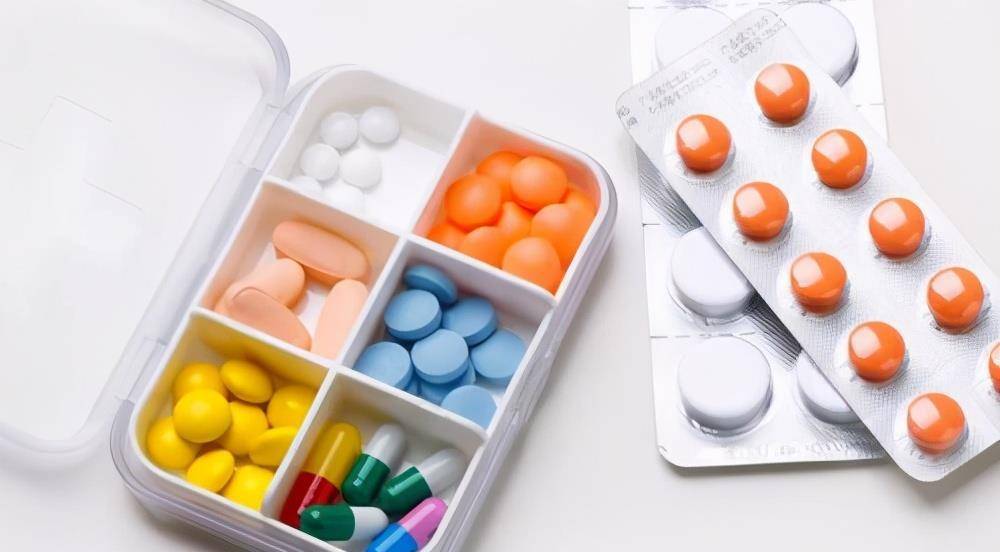 血管|主动脉弓钙化的患者，与遗传无关，常会有胸闷气短的症状