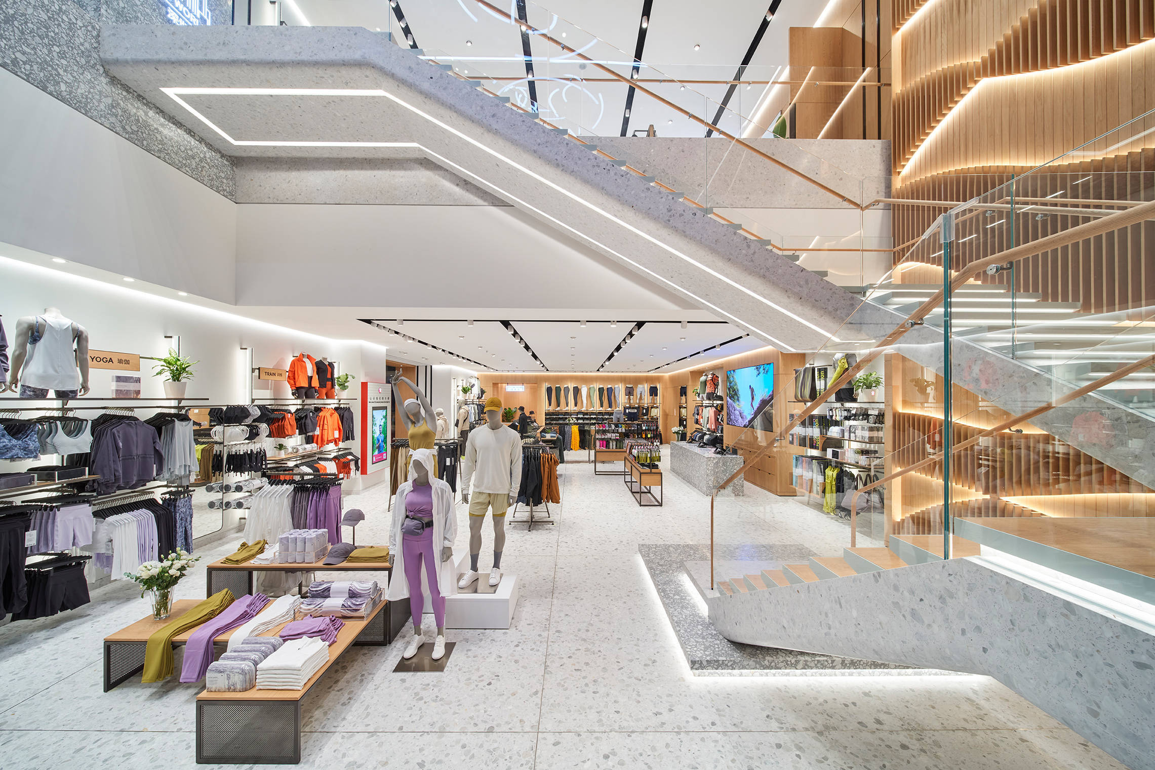 lululemon深圳万象天地店焕新亮相，华南最大门店重装开业_热汗