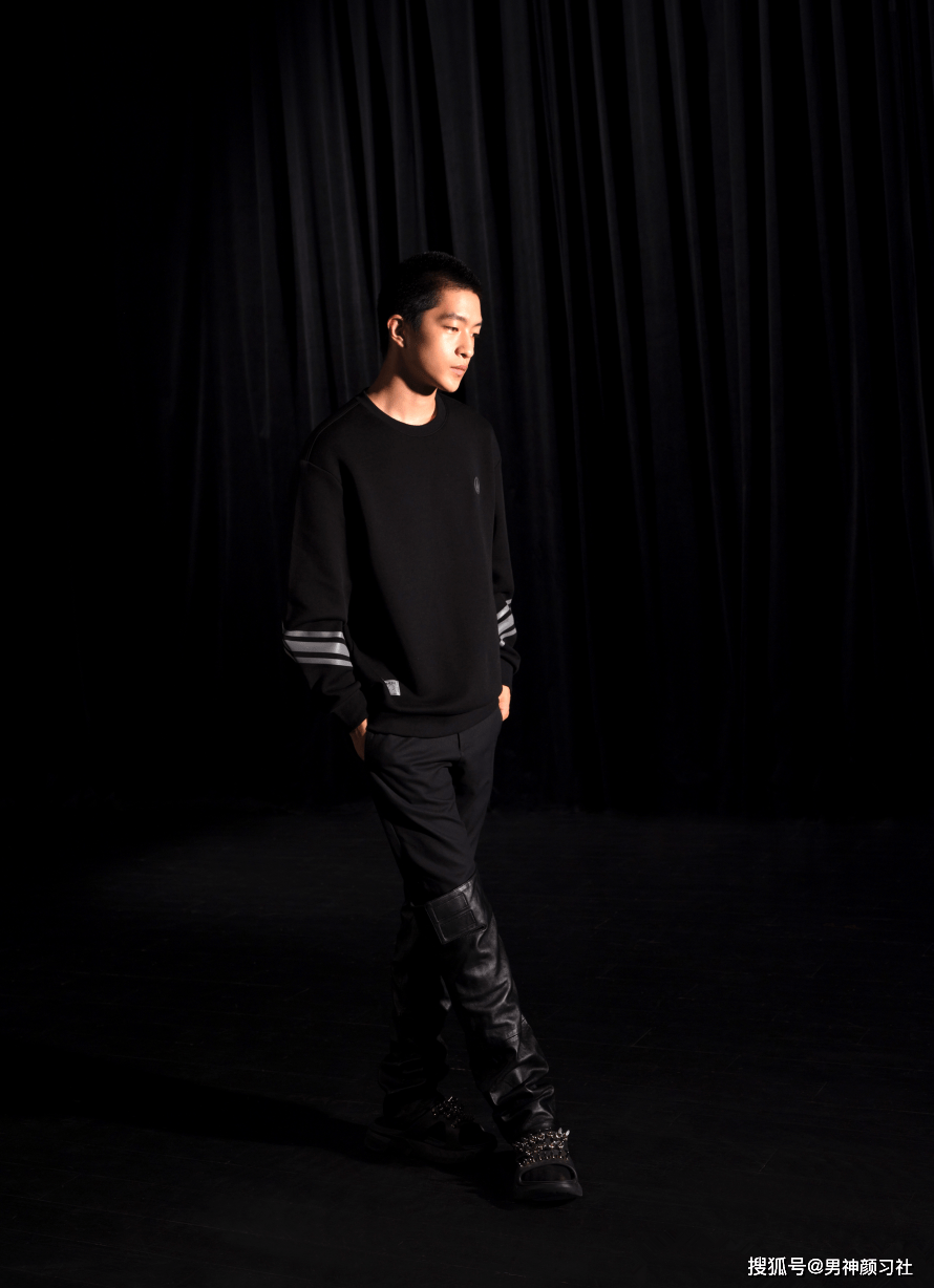 屈楚萧 越是“黑化”就越迷人！海澜之家这波穿搭操作是要上天吗？