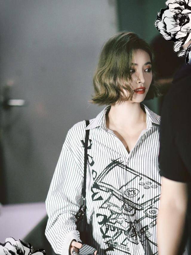 黑色 许佳琪的魅力无人能及,短发造型配条纹衬衫中性洒脱,时髦利落