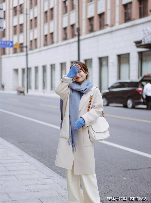 服装 变美不靠长相靠穿搭!这三款配色高级时尚,看一眼就心动