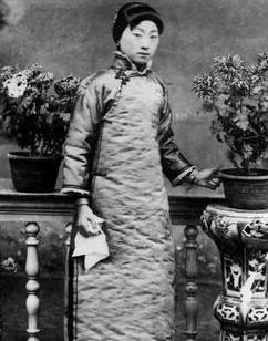 民国 古代旗袍样式演变史：中国和世界华人女性的传统服装