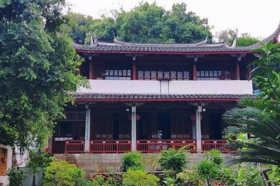 福建让人钦佩的古寺，曾为贫穷少年办学校，距今千年没门票