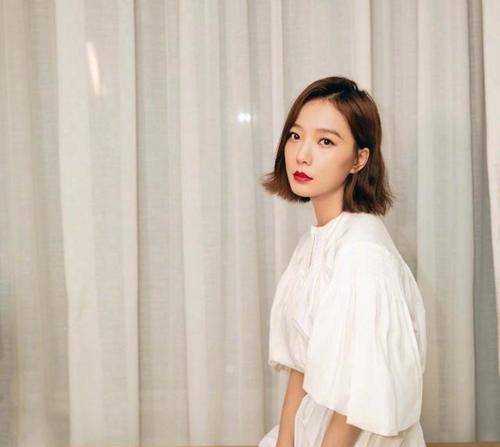 身材 王珞丹气质绝了!身穿白色泡泡袖连衣裙优雅又高级,美得不像话