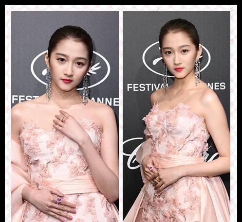粉色 关晓彤和外国明星合照，生图看着也像精修图，穿搭粉嫩却很贵气