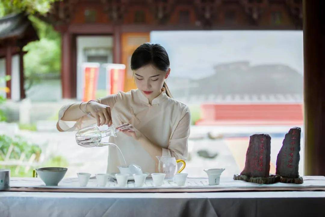 泡茶时这些礼仪要注意