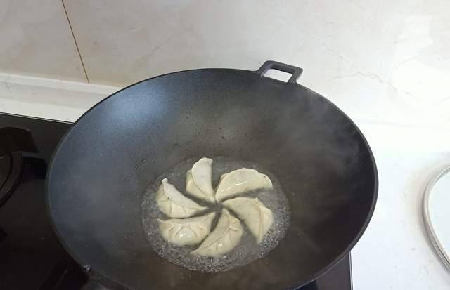 苹果|我家早餐从不买,自己做15分钟搞定,鲜香美味又营养,全部吃光光