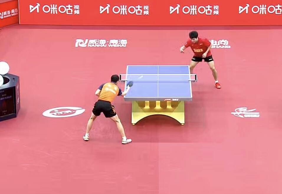失误|世界第二太强了！3-0横扫梁靖崑，马龙握拳怒吼为鲁能扳平大比分
