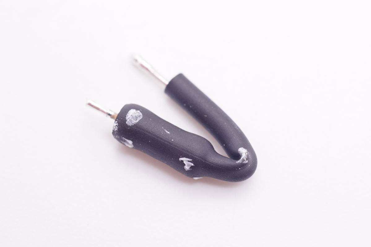 支持5-20V齐全电压档位，既可充iPhone 13又能充笔电，古石30W快充充电器拆解