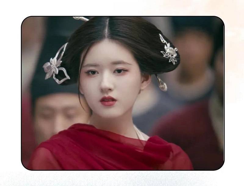 时刻来看《国子监来了个女弟子》红衣造型，开启2021最甜时刻！