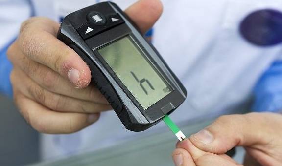 控制|想预防糖尿病也不是难事，坚持做好这4点，血糖很听话