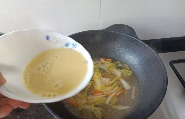 什么|半碗剩菜1把玉米面,入锅搅一搅,真是太香了,网友点评太霸气