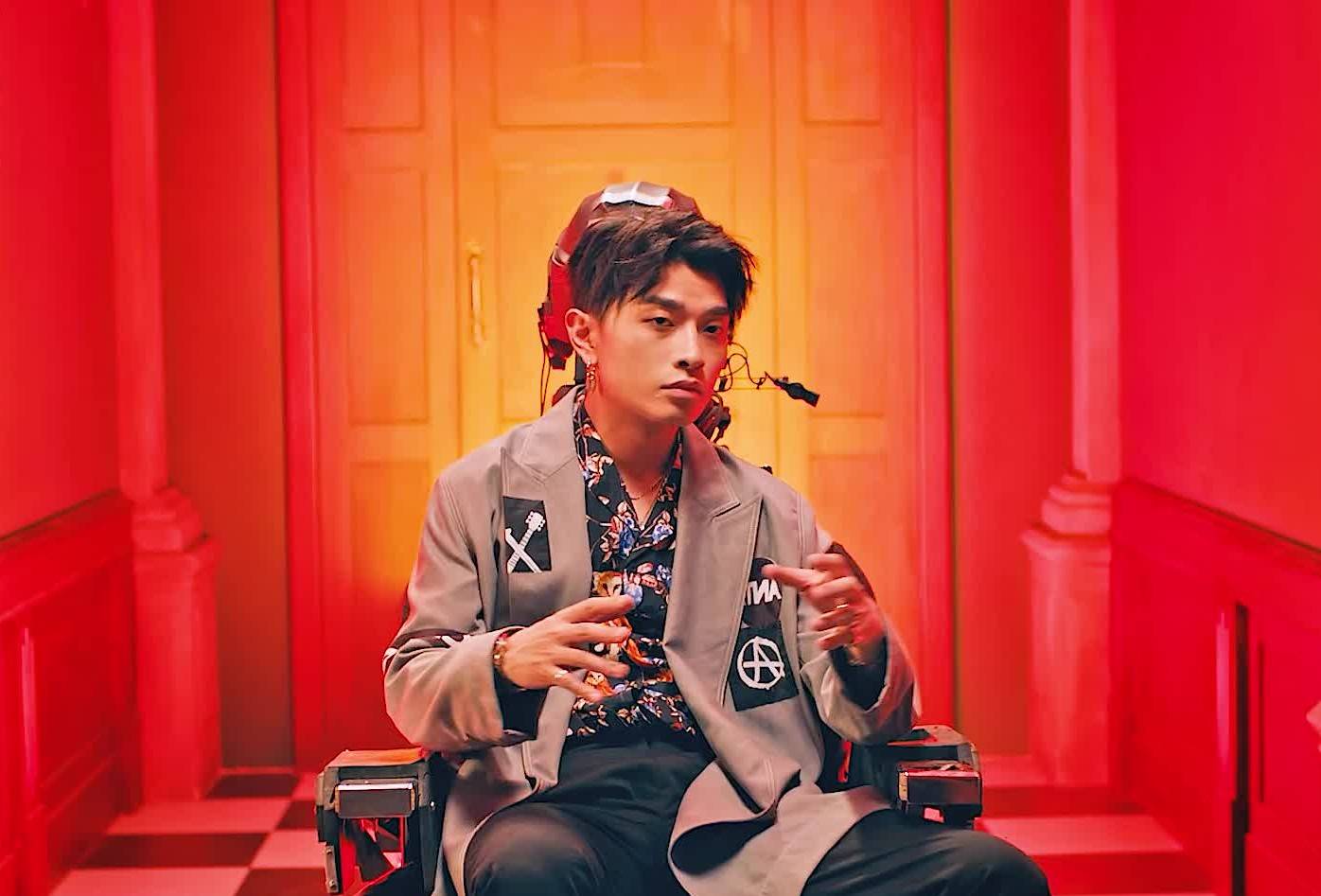 满舒克人长得帅歌又好听以爱为囚