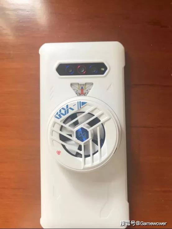 黑鲨4S评测：更懂游戏，不止于游戏