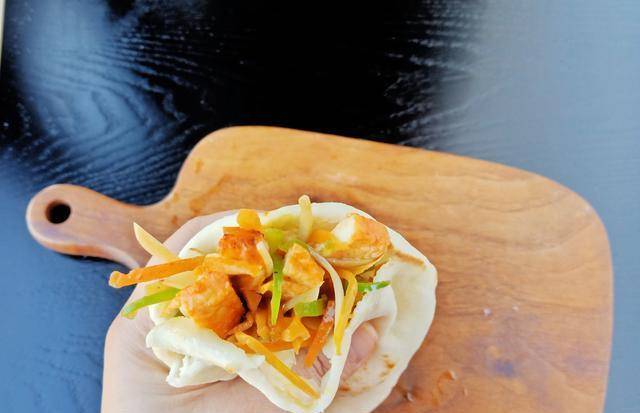 蔬菜|早餐吃口袋饼吧,想吃啥就装啥,不用油更健康,1分钟1个,简单