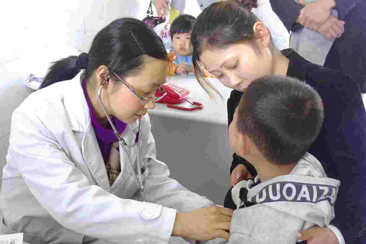 大脑|4种“糊弄式”早餐容易耽误身体和大脑发育,小学生要这样吃早餐