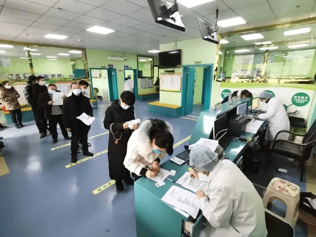 兴中|贵州4地开打新冠疫苗“加强针”，这些人需要打！