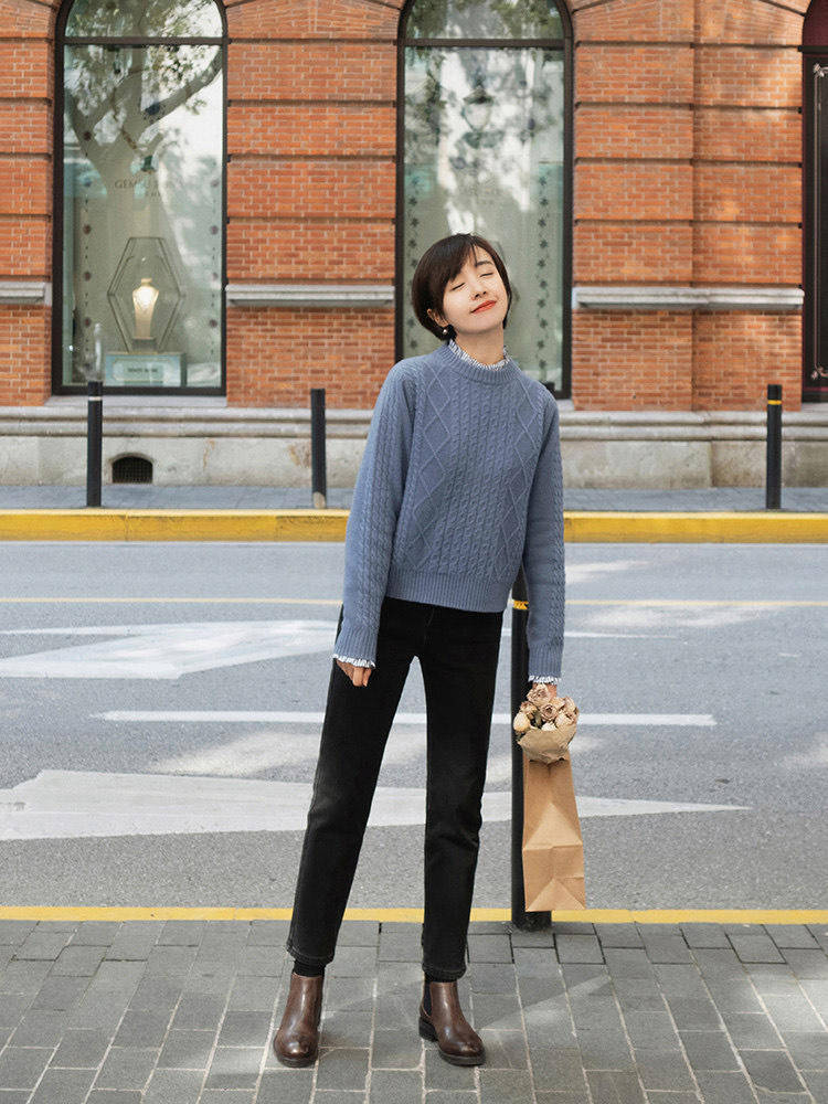 毛衣 给大家分享一些内搭搭配技巧