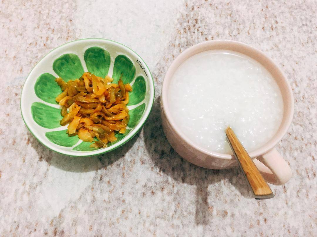 大脑|4种“糊弄式”早餐容易耽误身体和大脑发育，小学生要这样吃早餐