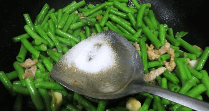 豆角怎样炒不黄 de3626e6023844119c21a858ddfaab29.png