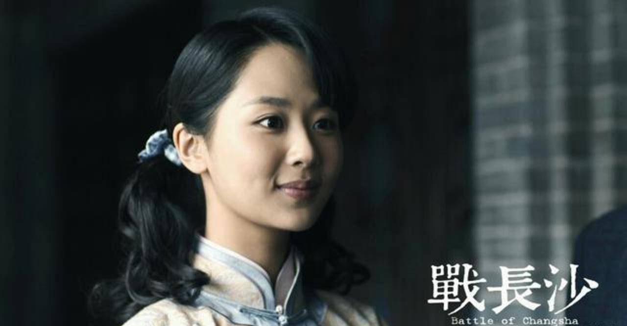 夏雪|杨紫晒库存自拍照,不受《余生》延期的影响:出名很早,未来很长2