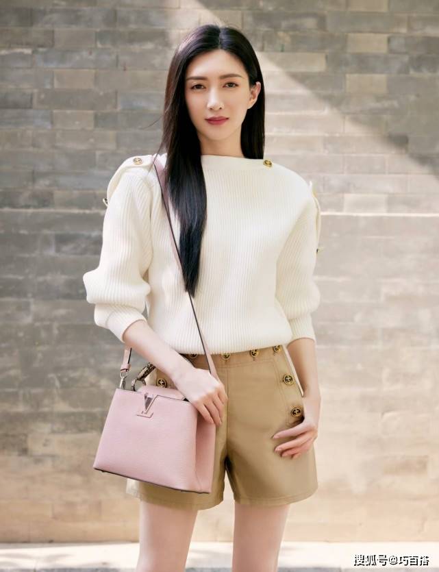 显得 江疏影私服不翻车！简单款也能气质范儿，真的太强了