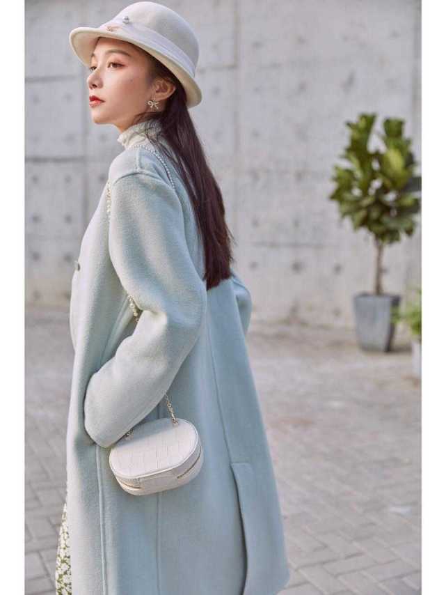 逐渐降温 降温了的秋冬，大衣搭配牛仔裤简约又洋气，让你美出圈了！