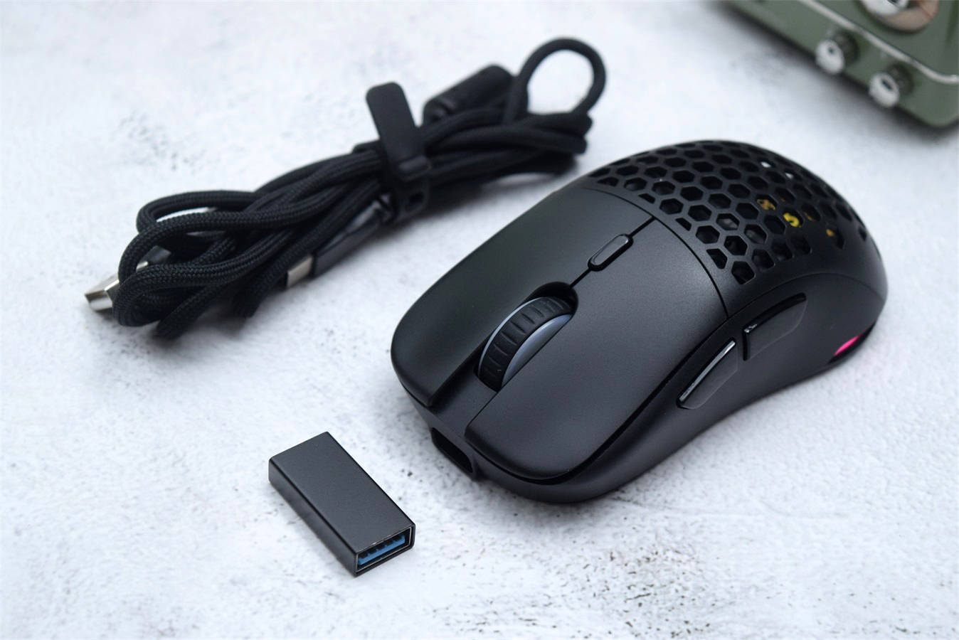 什么叫2.4g鼠标 088d88dfa572440baff2cfb78466b033.jpeg