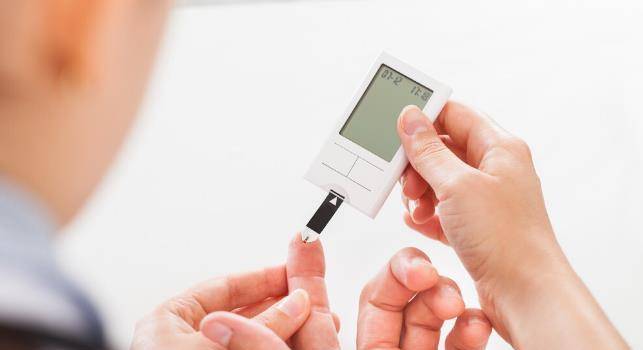 并发症|糖尿病血糖正常就能停药了吗？擅自停药，小心这5大并发症等着你