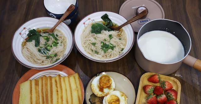 小孩|我家小孩的早餐，七天不重样，十分钟就搞定小孩很爱吃