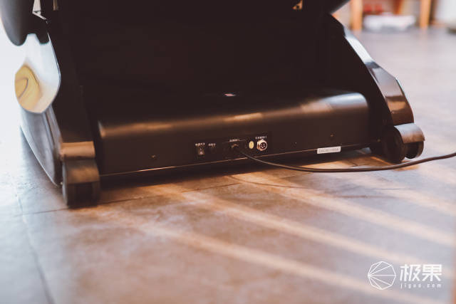 腰部|伏案工作者的福音！74组气囊+仿生机械手，在家私享全身“马杀鸡”