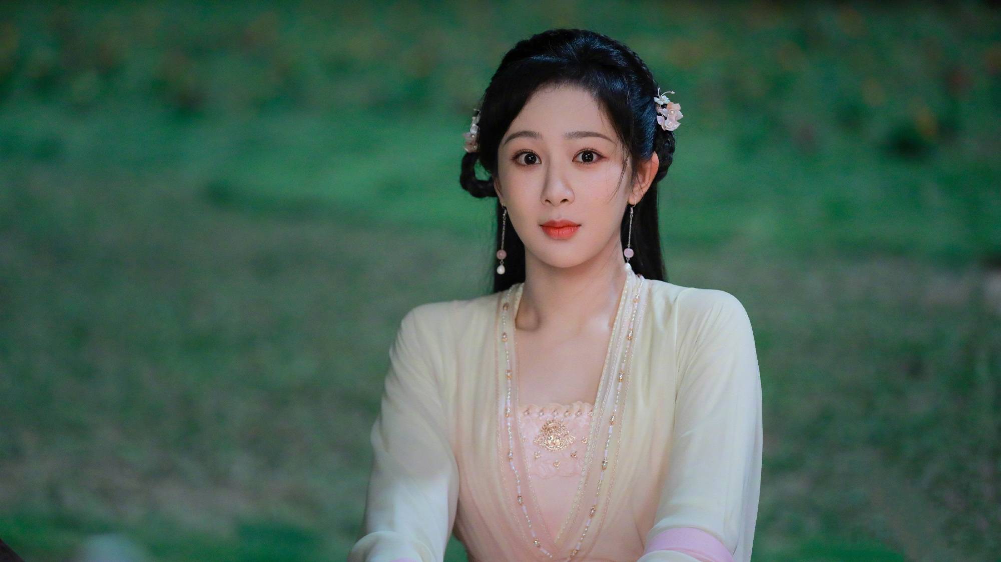 一身|杨紫新剧一大波造型来袭,除了战损造型,竟然还有白发造型