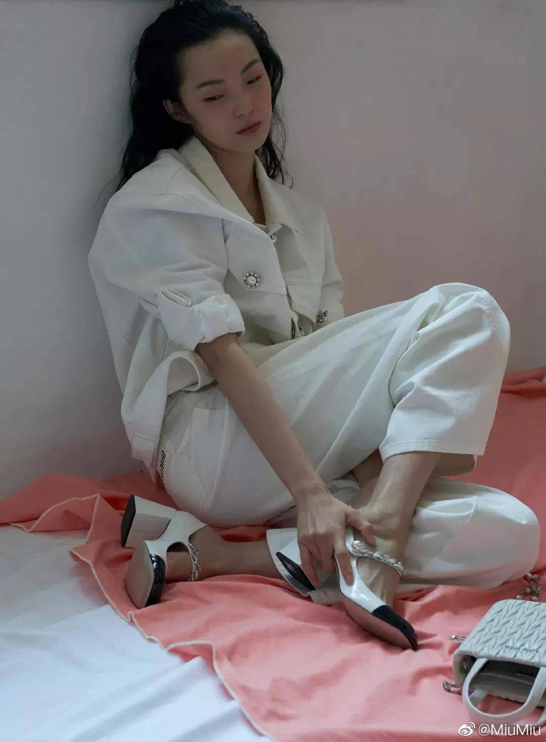 经典 别再穿马丁靴了！今年玛丽珍鞋才是正流行！